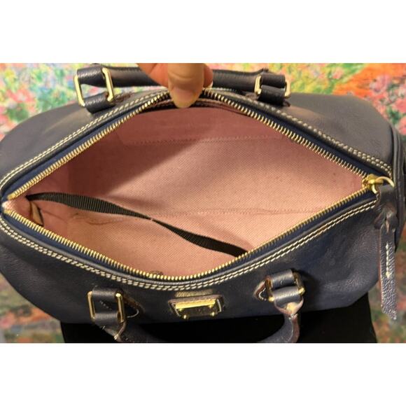 EUC Dooney & Bourke Pebbled Leather Side Pocket Satchel in Navy - Picture 8 of 10